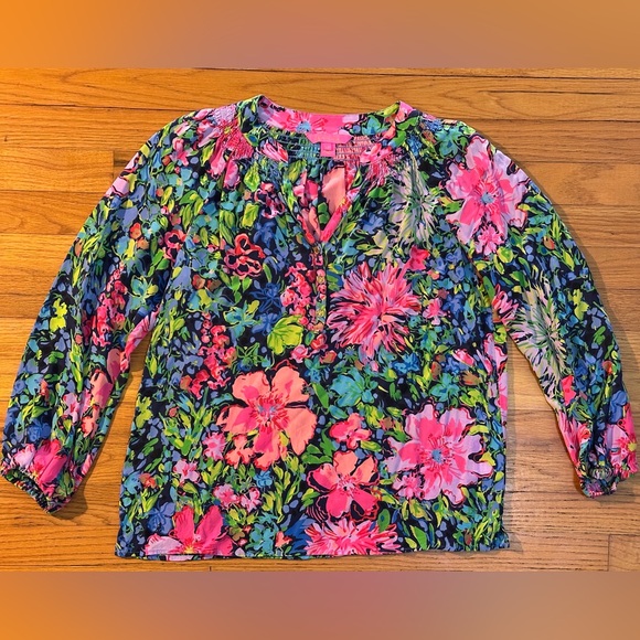 Lilly Pulitzer Tops - Lilly Pulitzer Medium Elsa 100% Silk Top ‘Festive Fantasy’